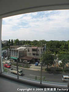 �o���R�j�[����̒��]