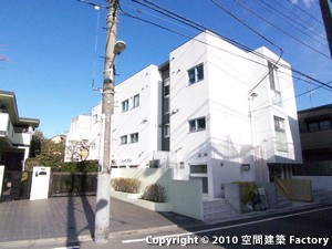 �j���[�f�B���N�g���W�f���X�w�|��w �O��