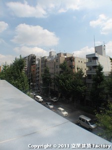 �o���R�j�[����̒��]