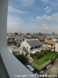 �o���R�j�[����̒��]