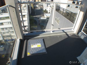 �o���R�j�[