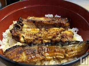 うな正