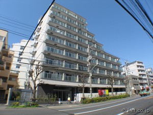 �O��