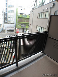 oRj[