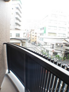 oRj[