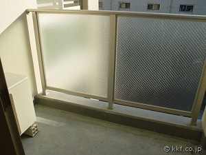 oRj[