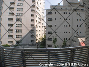 バルコニーより