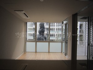 キッチンから見たリビング