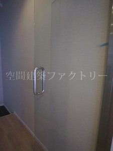 ガラスドア