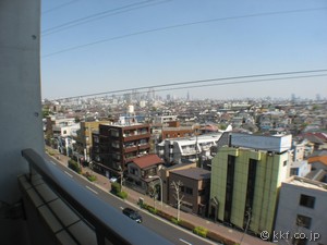 �o���R�j�[����̒��]