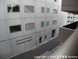 �o���R�j�[����̕��i