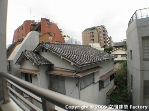 �o���R�j�[����̕��i