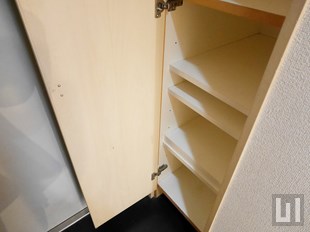 下足入れ